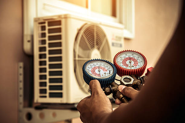 Professional Hvac technician working in Rockford, MI